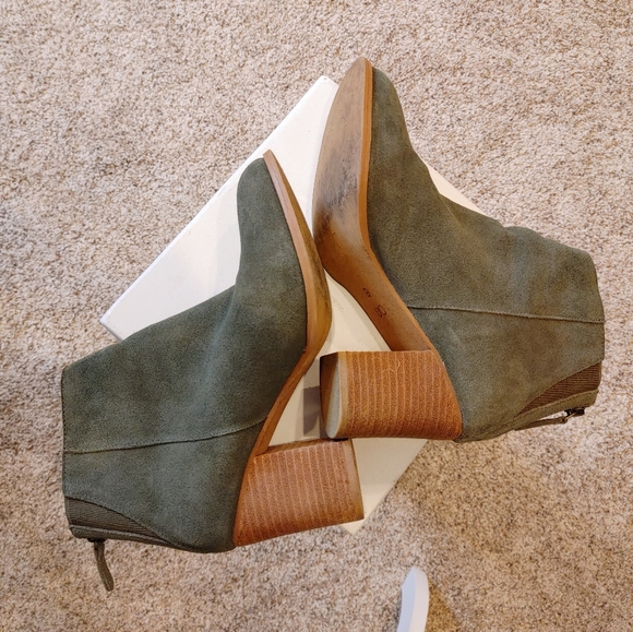 URBAN OUTFITTERS SHORT SUEDE BOOT, MOSS 9 - Picture 7 of 14